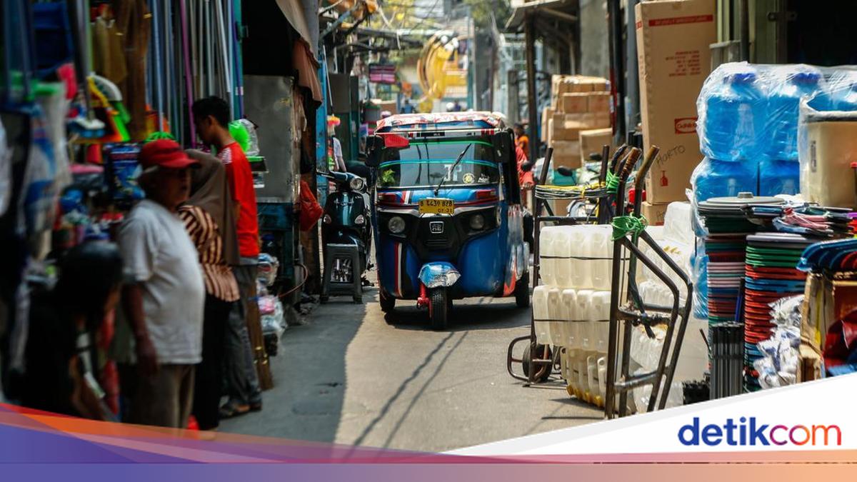 Jakarta's Bajaj Increasingly Marginalised