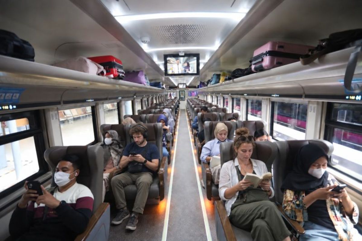 125,000 foreign tourists utilise train services in Jakarta