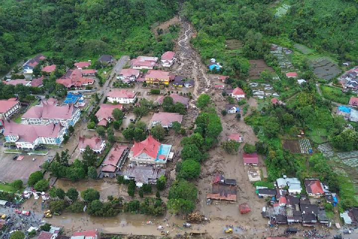 Solok Flash Floods: Gradual Relocation Advised for Gov't Office