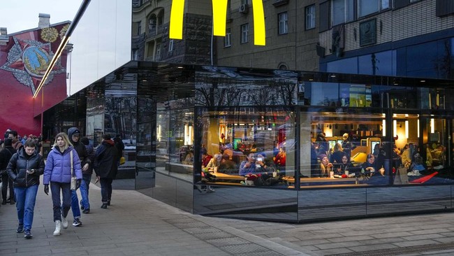 McDonald's Restaurant Drains Customers' Wallets
