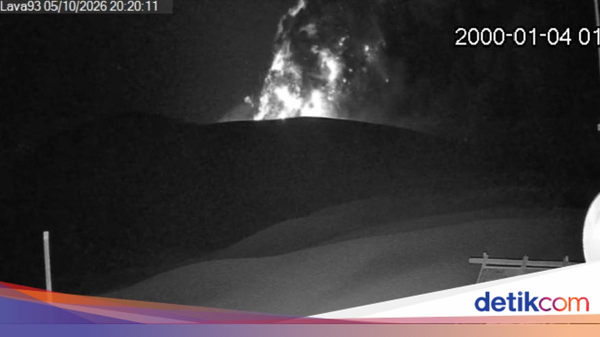 Mount Anak Krakatau Erupts Tonight, Alert Status Maintained