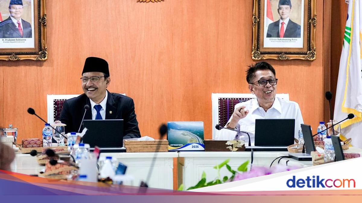 Gus Ipul Urges Tailored Support for Sekolah Rakyat Students