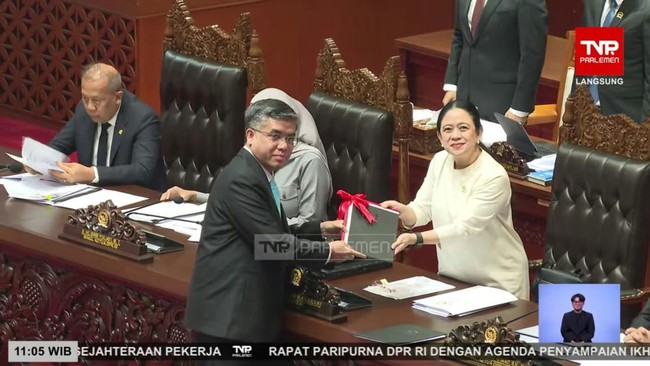 Labour Protection Law Officially Passed, When Will It Take Effect?