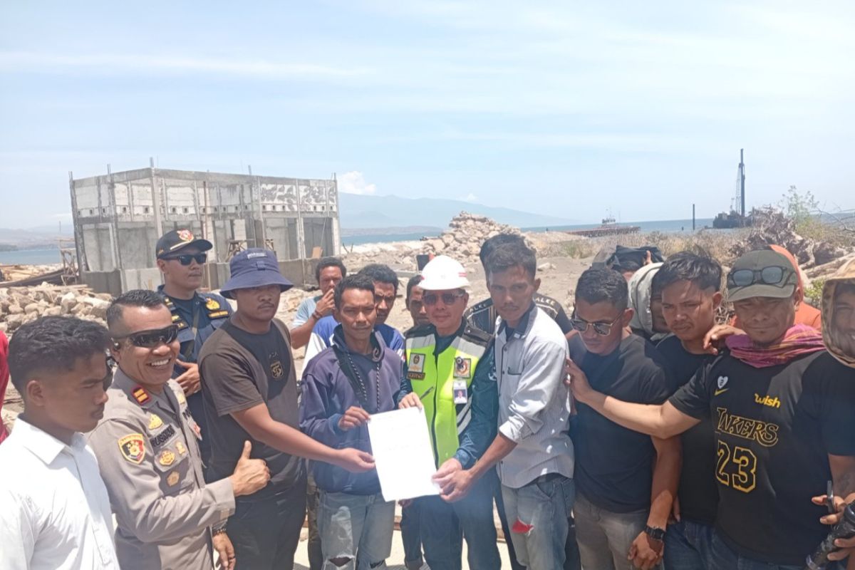 Local residents demand priority for local workforce at Kilo Port, Dompu