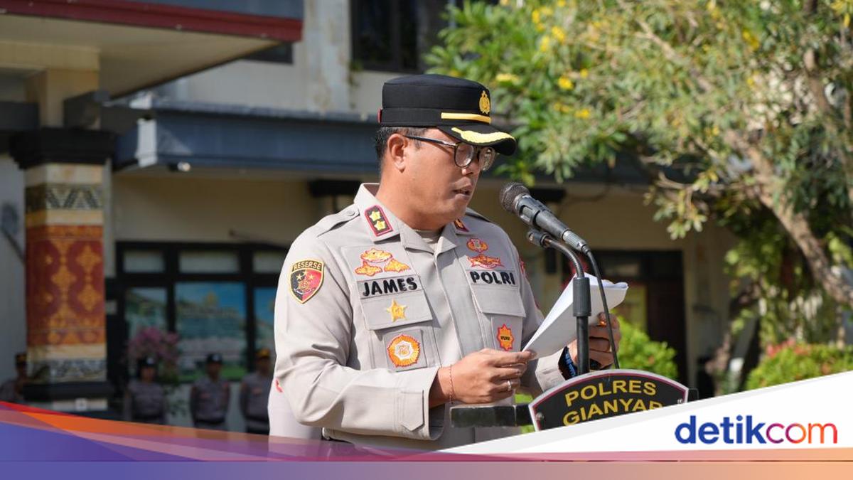 Gianyar Police Chief Leads Promotion Ceremony for Dedicated Officers