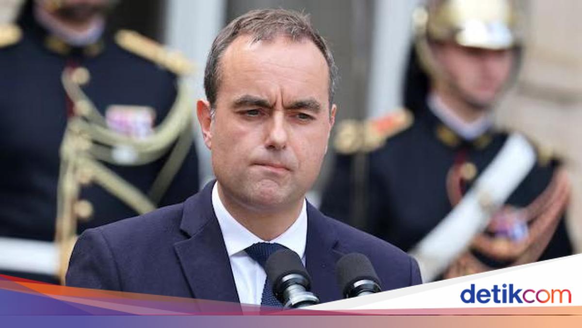 French PM Denies Ordering Repressive Police Action Amid Student Riots