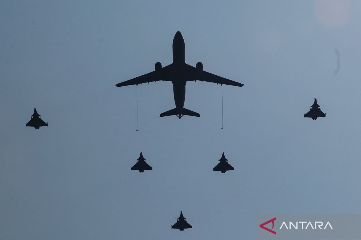 Four Indonesian Air Force Pilots Complete Solo Flights in Rafale