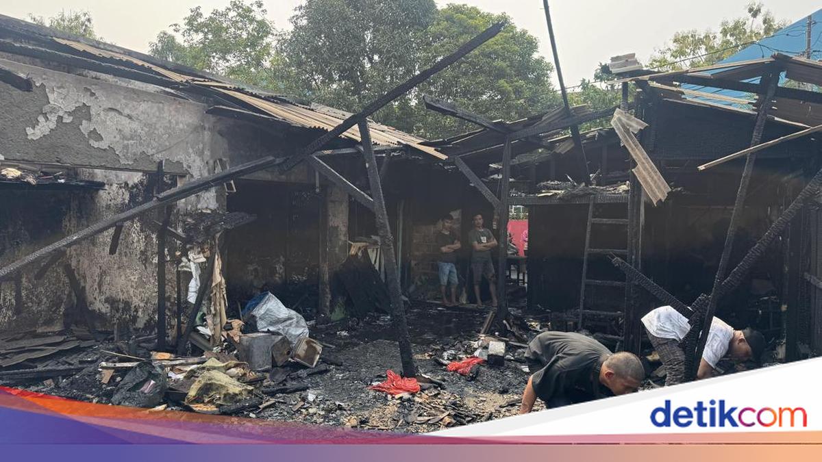 Resident Describes Escape from Kemayoran Fire