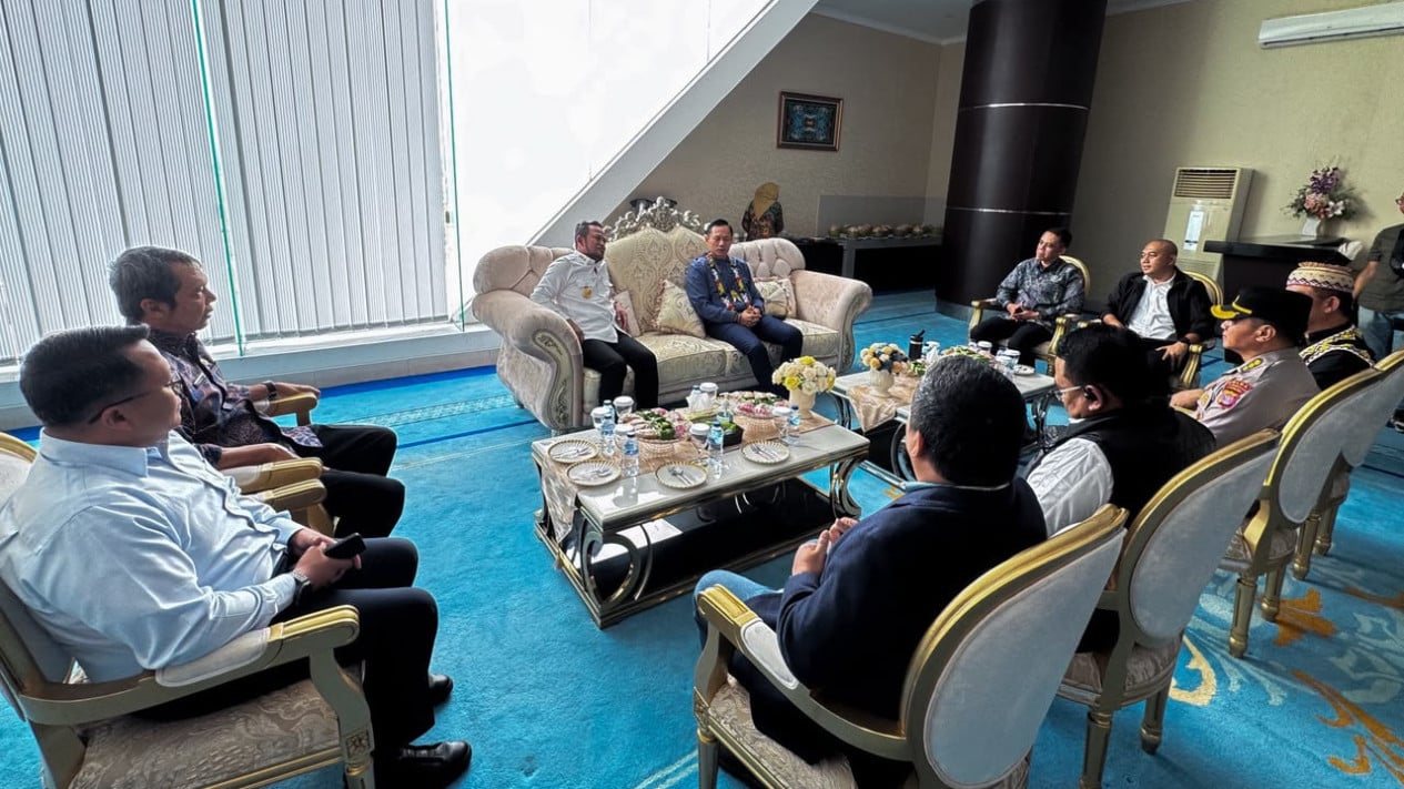 In Balikpapan Visit, AHY Calls for Equitable Access to Raw Water