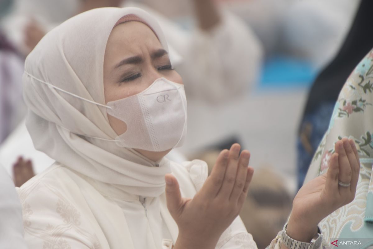 Palembang Residents Hold Prayers for Rain