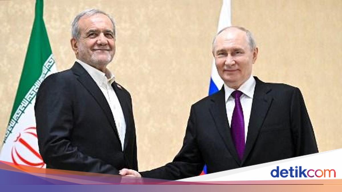 Putin Meets Iranian President, Ready to Do Everything to Help End the War