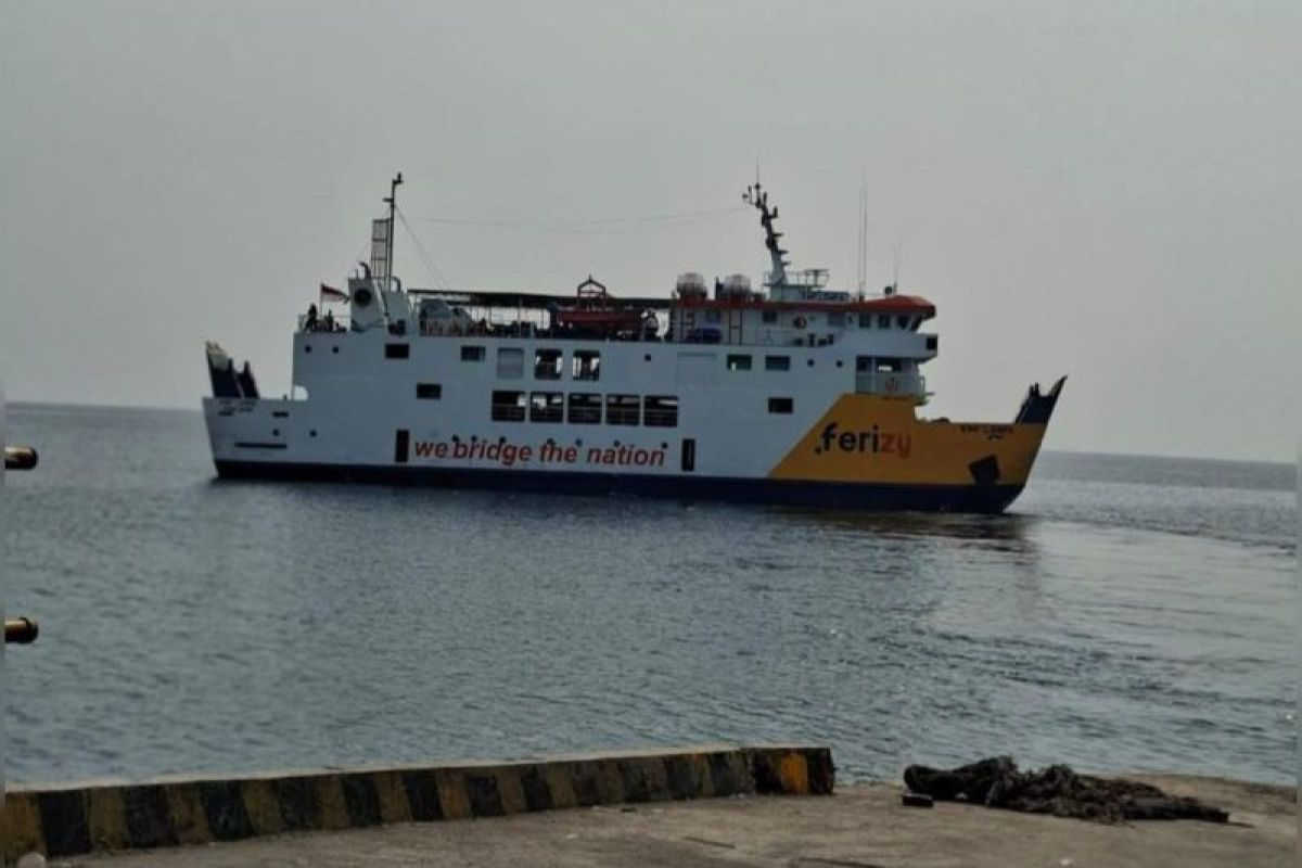 ASDP Ternate Resumes KMP Lompa Operations After Docking