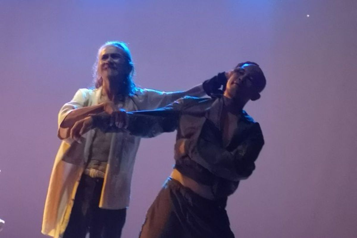 ‘Kebun Hantu’ Theatre Explores Algorithms’ Effects on Modern Humans