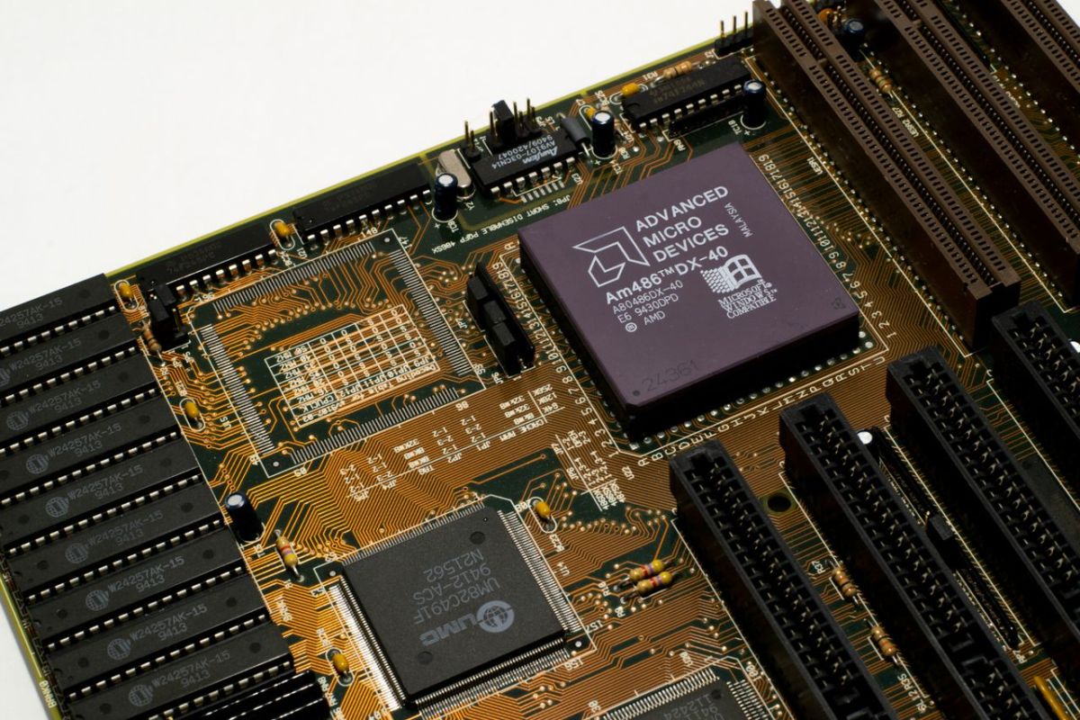 Intel and Qualcomm Raise CPU Prices, with AMD Expected to Follow