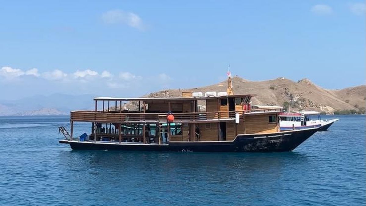 KM Feronia Capsizes off Labuan Bajo, One Passenger Missing