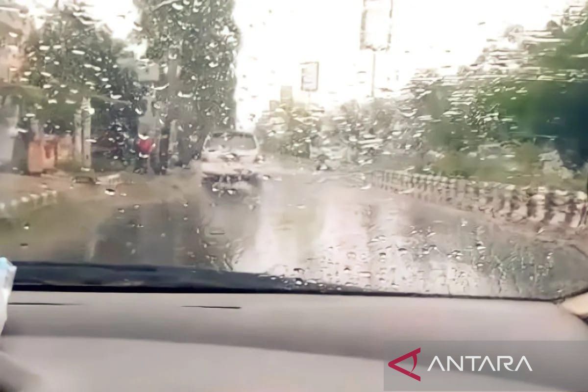 BMKG Forecasts Light Rain in Several Cities on Sunday