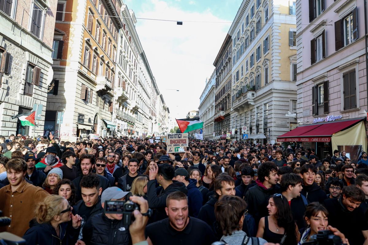Protests Sweep Several Italian Cities, with Clashes Reported