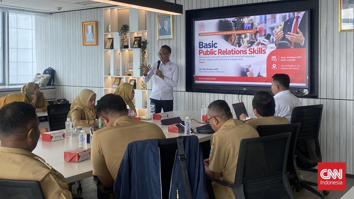Finalists for the 2026 and 2025 BSA Attend Public Relations Training