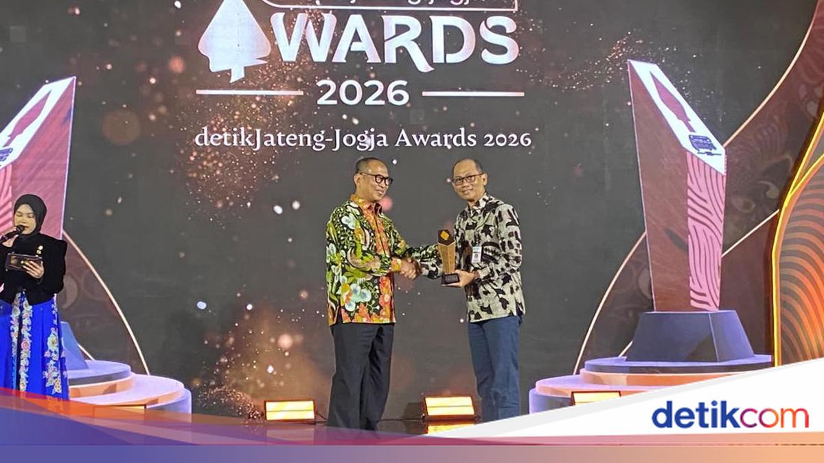 Planting Trees to Protect Water Sources Earns Central Java DPRD Speaker an Award