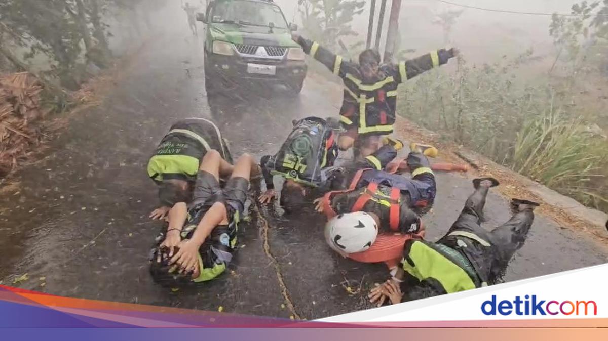 Rain Finally Falls on Kalimantan and Sumatra