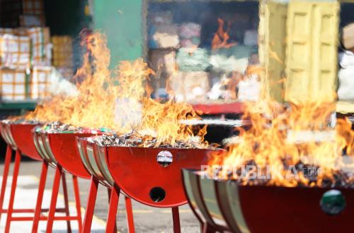 Lamongan Customs Destroys Illegal Cigarettes