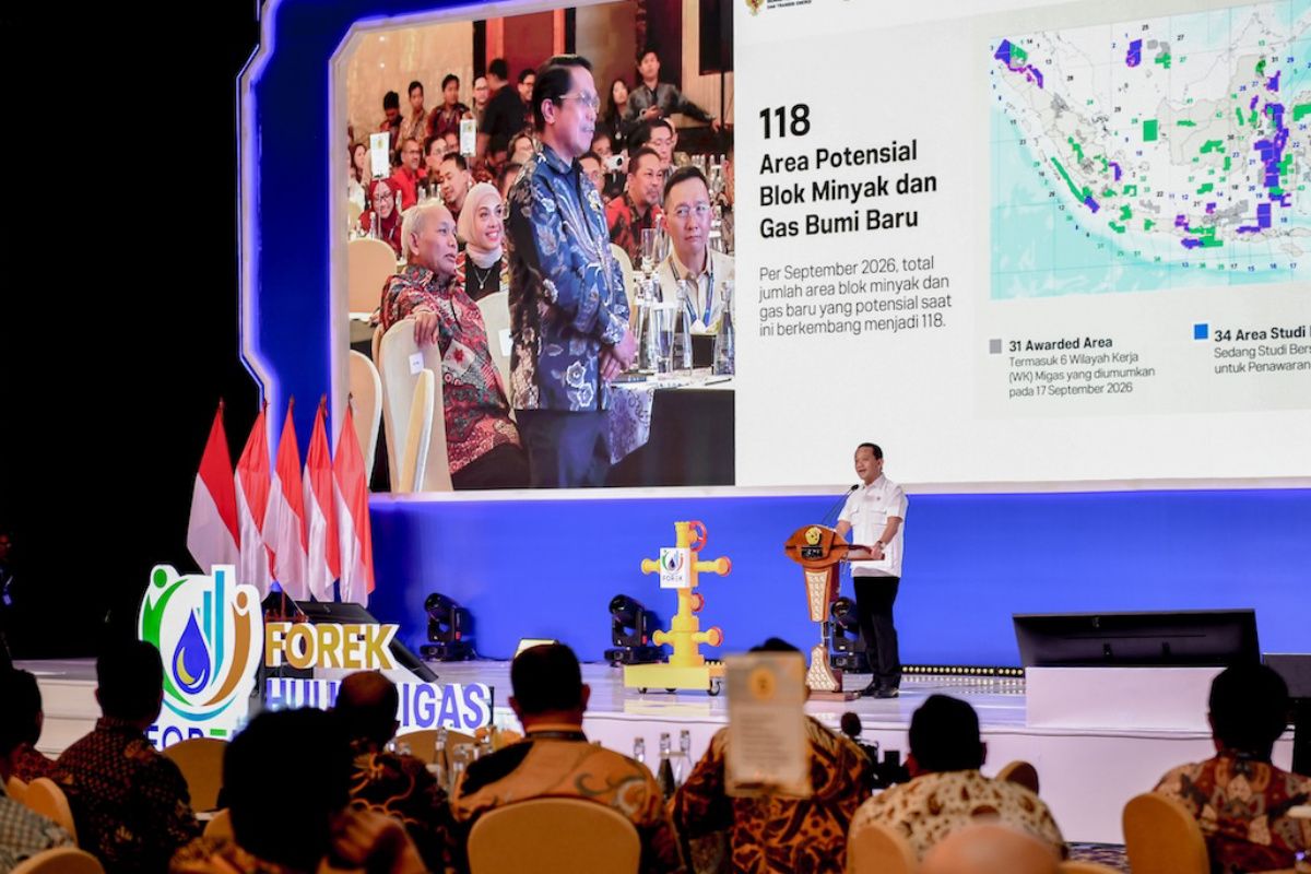 Bahlil warns oil contractors to develop fields or return concessions